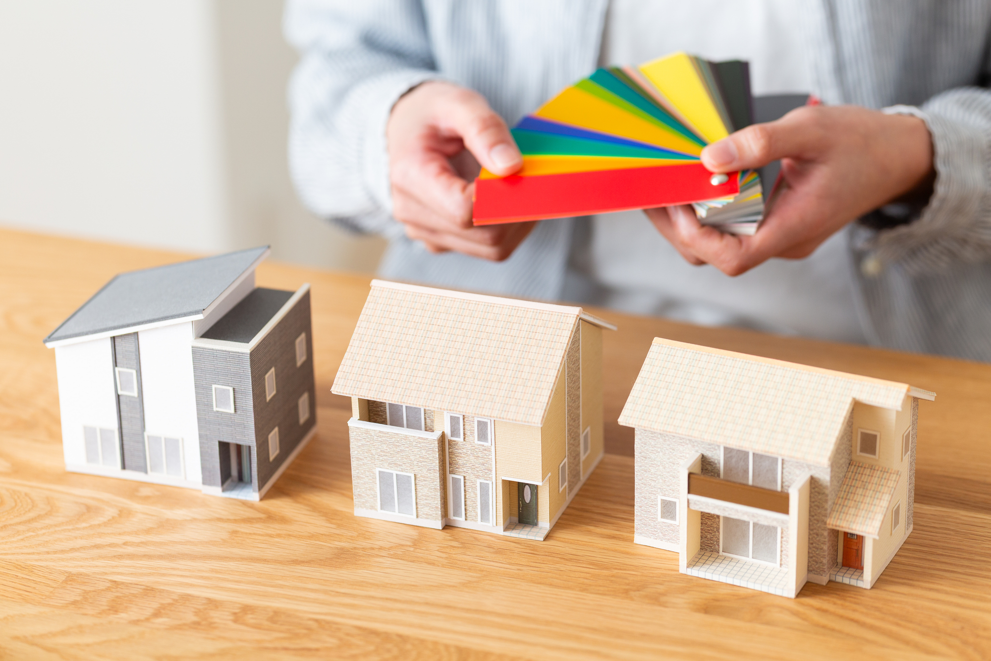 失敗しない外壁塗装カラー選び｜厚木市の街並みに馴染む色とは